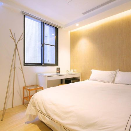 Mini West Hotel Taichung Buitenkant foto