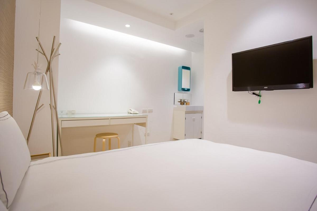 Mini West Hotel Taichung Buitenkant foto