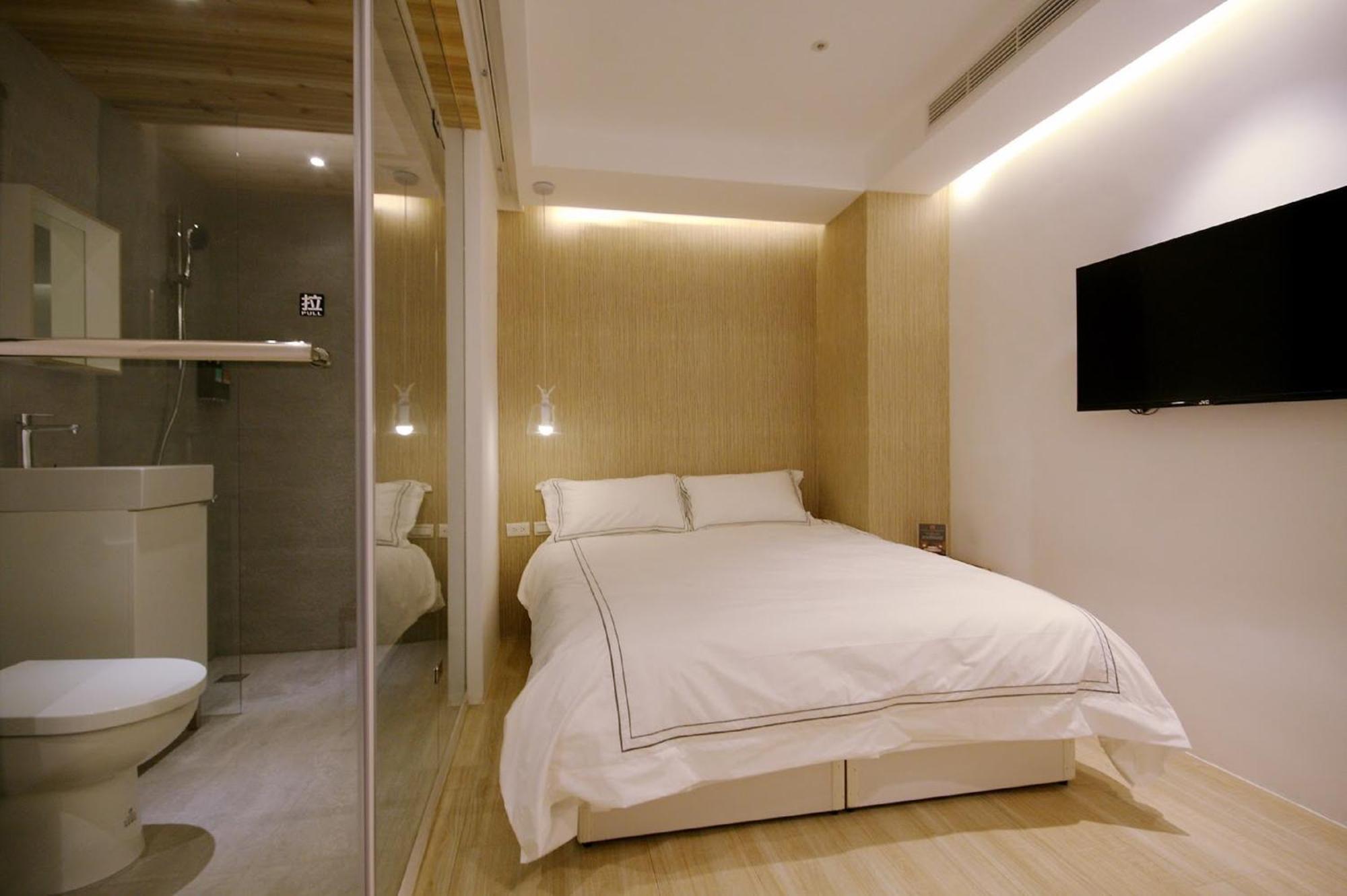 Mini West Hotel Taichung Buitenkant foto
